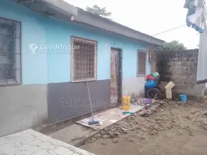 Terrain avec maison - Mont kamba