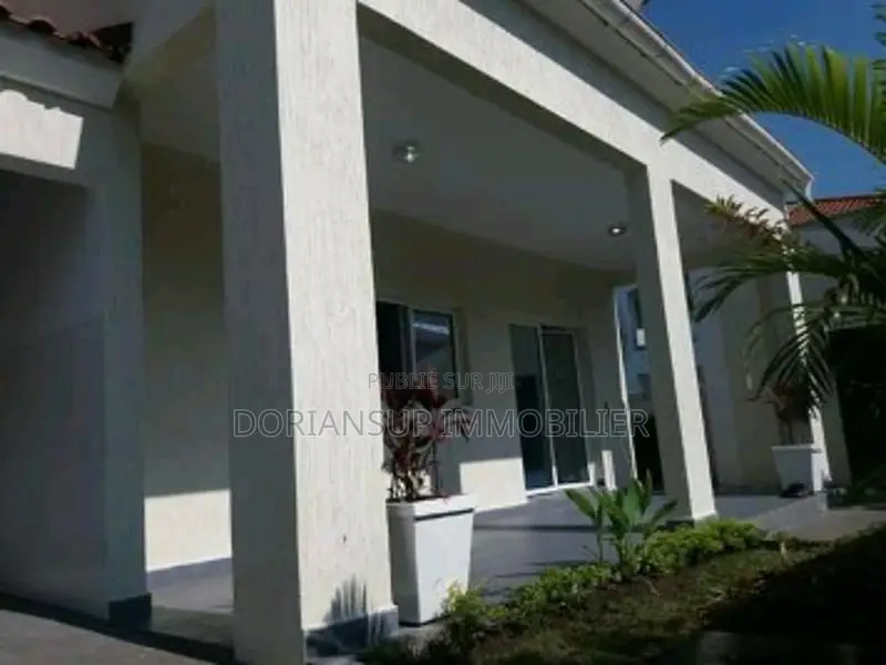 Location appartement 4 piéces - Tchikobo