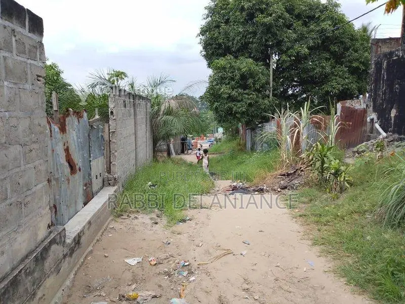 Terrain 180 m² - Brazzaville