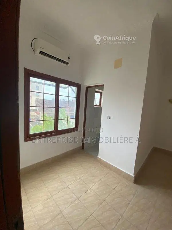 Location appartement 4 pièces - Pointe Noire