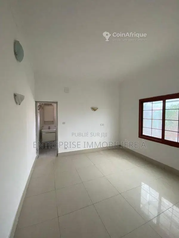 Location appartement 4 pièces - Pointe Noire