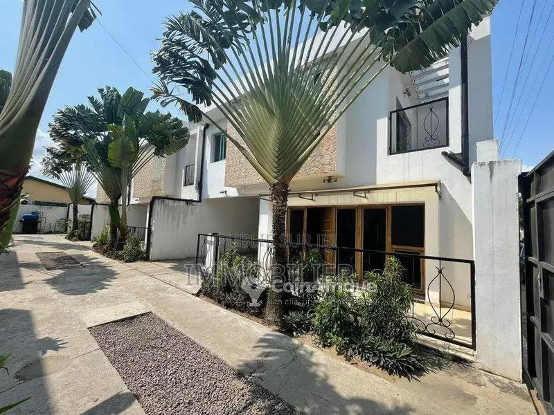 Location appartement duplex  à Brazzaville