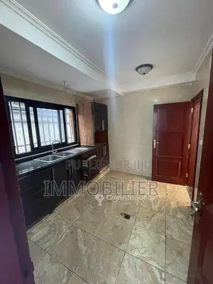 Location appartement duplex  à Brazzaville