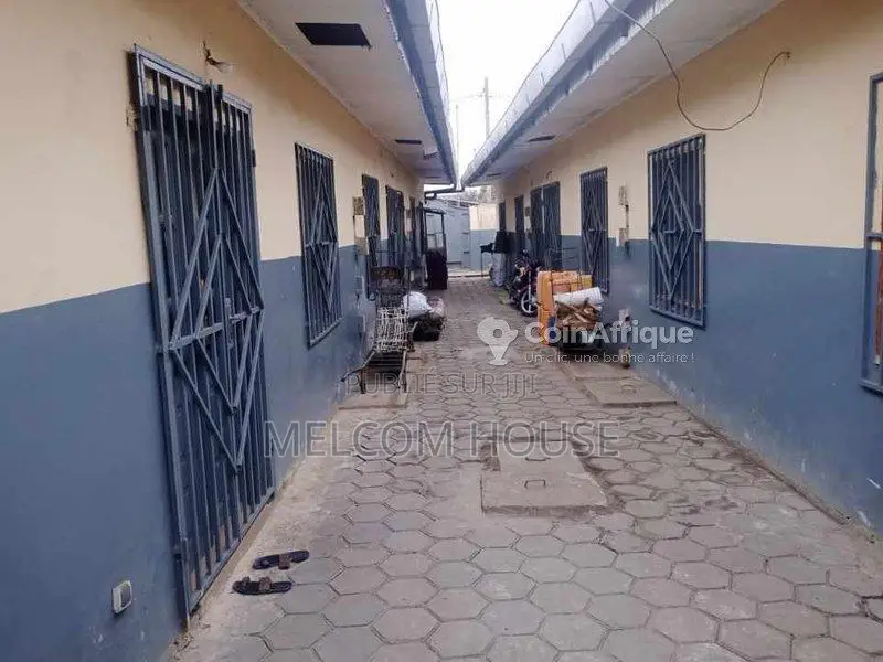 Parcelle commerciale - mont-Kamba