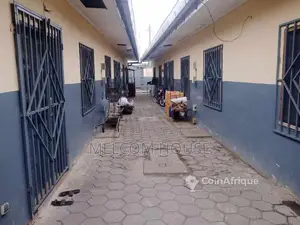 Parcelle commerciale - mont-Kamba