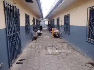 Parcelle commerciale - mont-Kamba