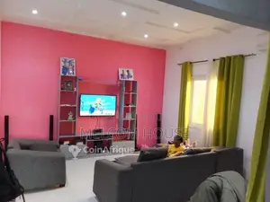 Parcelle avec maison - Ngoyo