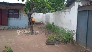 Parcelle + 2  maisons inclus - Makélékélé