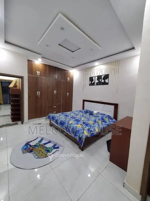 Location apparemment  meublée - Centre ville