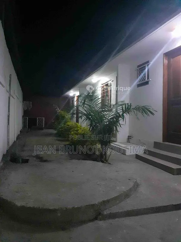 Résidence Hôtelière 7 Chambres à Louer Mbota-Voungou Pointe-Noire