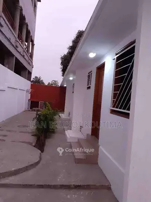 Résidence Hôtelière 7 Chambres à Louer Mbota-Voungou Pointe-Noire