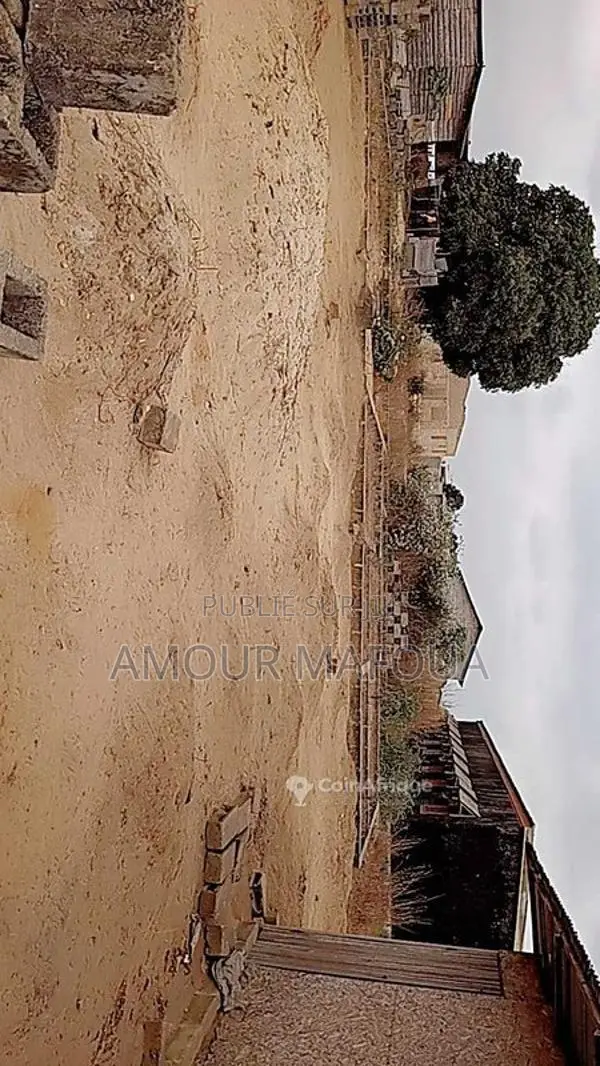 Terrain 500 m² - Pointe noire