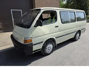 Photo - Toyota HiAce 1999 Blanc