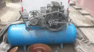 Photo - Lot de 3 compresseurs d'air professionnels : 250L, 350L et 500L