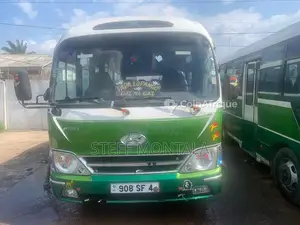 Photo - Bus Hyundai neufs à vendre - Excellent état