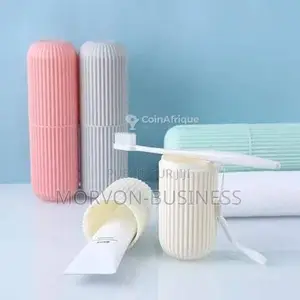 Photo - Étui de protection hygiénique pour brosse à dents de voyage