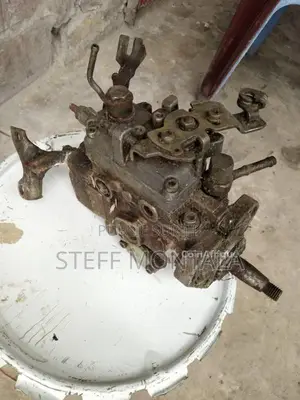 Photo - Pompe à injection diesel pour moteur 4 cylindres turbo