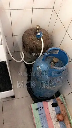 Photo - Bouteilles de gaz domestiques vides à récupérer