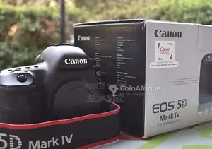 Photo - Canon EOS 5D Mark IV - Appareil photo professionnel avec objectif 24-7