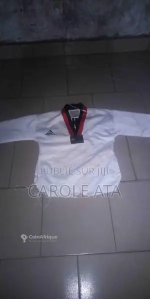 Photo - Kimono de Taekwondo neuf - Arts martiaux
