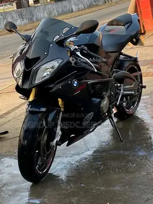 Photo - BMW S1000 RR - Moto sportive superbike de course