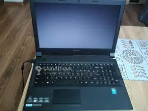 Photo - Ordinateur portable Lenovo performant - 4Go RAM, 320Go HDD