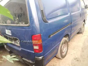 Toyota Hi-Ace 1995 - Fourgonnette diesel manuelle