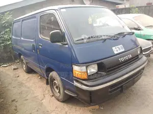 Toyota Hi-Ace 1995 - Fourgonnette diesel manuelle