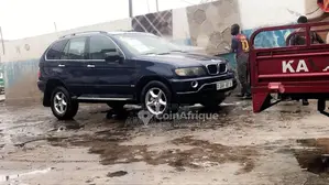 BMW X5 2005 - SUV allemand en bon état, occasion