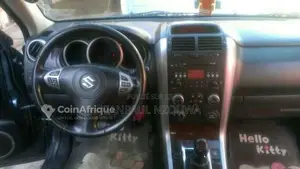 Suzuki Grand Vitara 2011 - SUV compact en excellent état