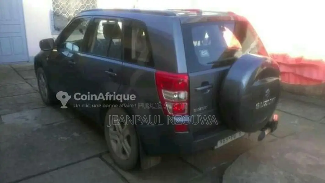 Suzuki Grand Vitara 2011 - SUV compact en excellent état
