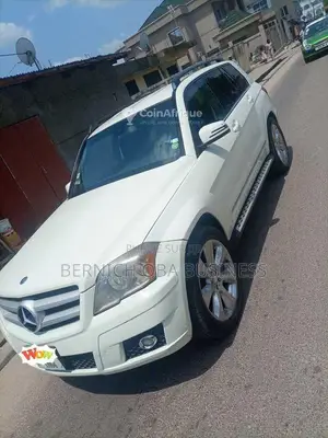 Photo - Mercedes-Benz CLC 2015 - Berline élégante boîte automatique
