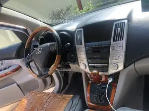 Lexus RX 350 2010 - SUV de luxe, boîte automatique, cuir