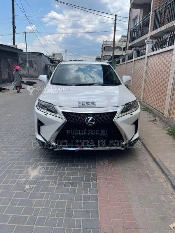 SUV hybride Lexus NX 300h 2021 - Luxe et économie