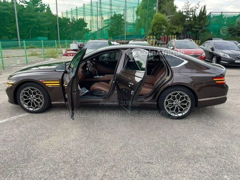 Hyundai Genesis 2023 - Berline de luxe neuve, essence automatique