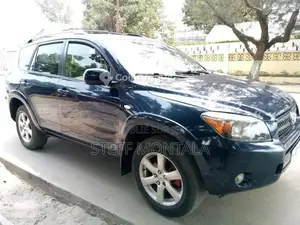 Photo - Toyota RAV4 2009 - SUV automatique essence, état impeccable