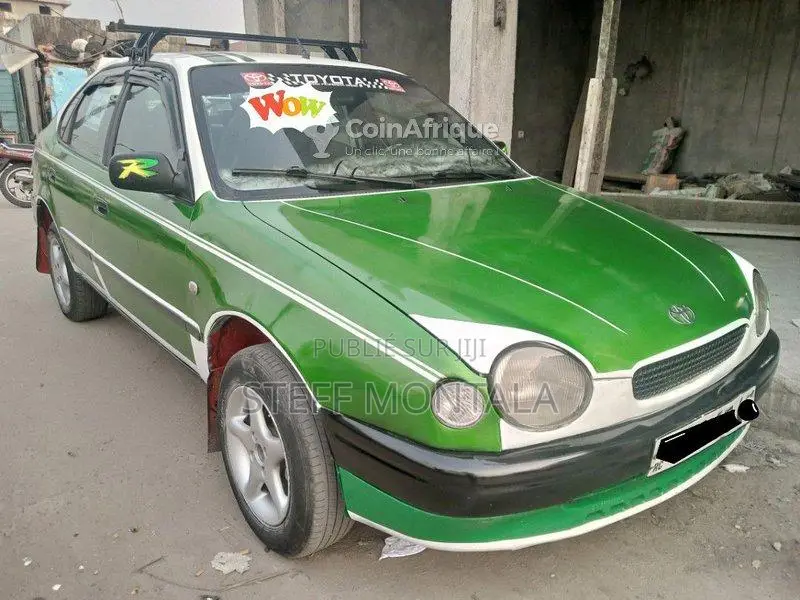 Toyota Corolla 2016 berline essence manuelle