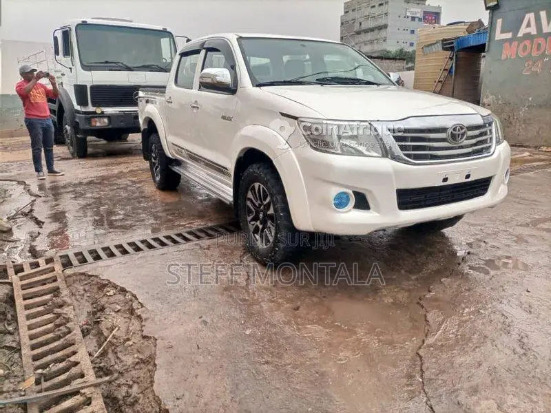 Toyota Hilux Vigo 2012 - Pick-up robuste et fiable