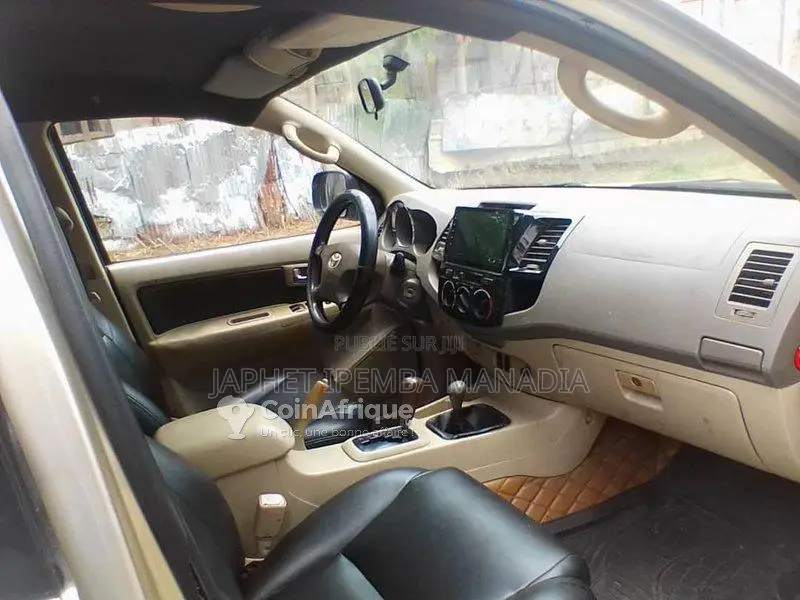 Toyota Fortuner 2009 - SUV automatique essence