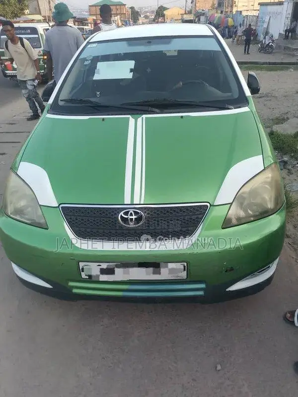 Toyota Corolla 2004 - Berline essence manuelle climatisée