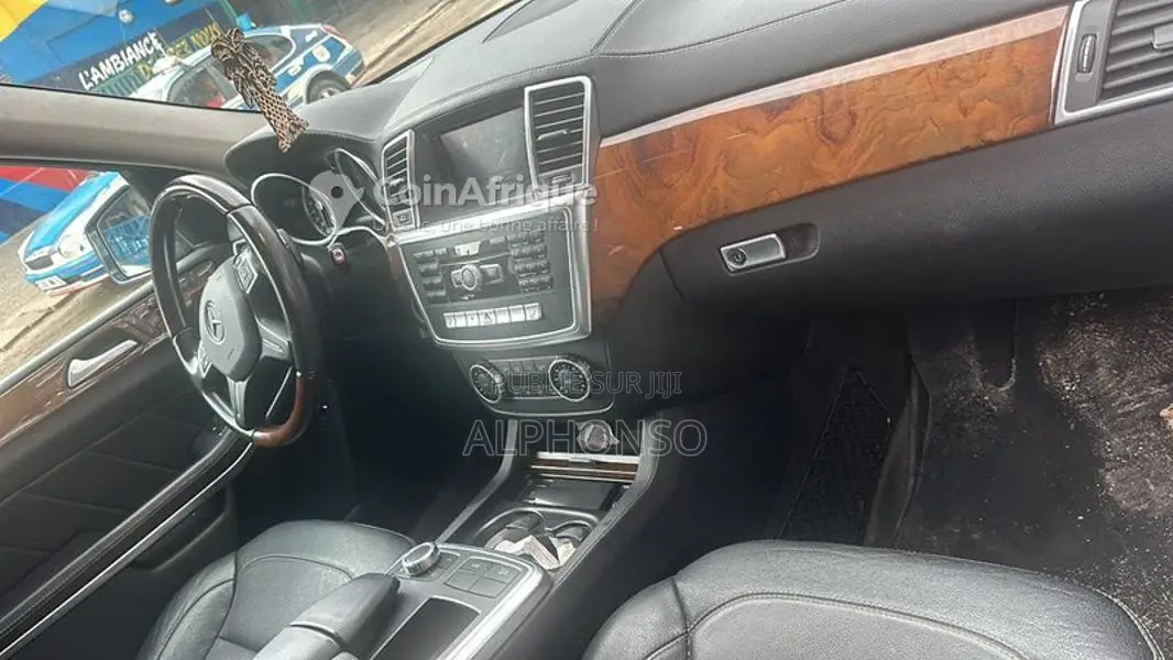 Mercedes-Benz 450 2019 - Berline de luxe en excellent état