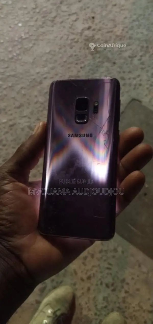 Samsung Galaxy S9 64Go - Écran légèrement fissuré