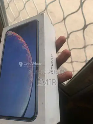 Photo - Apple iPhone XR 64 Go - Smartphone déverrouillé état correct