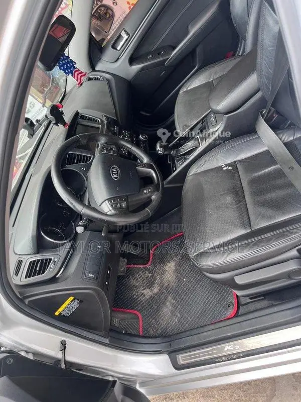 Kia K7 berline luxueuse, boîte automatique, full options