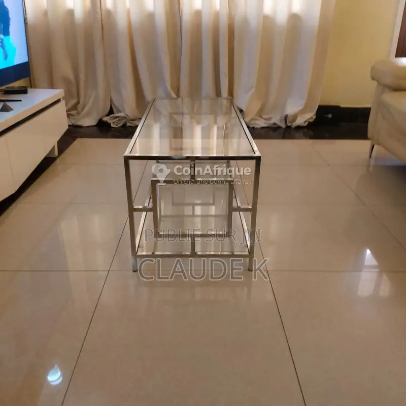 Table basse moderne en excellent état