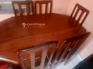 Table à manger 6 places en bois rouge massif