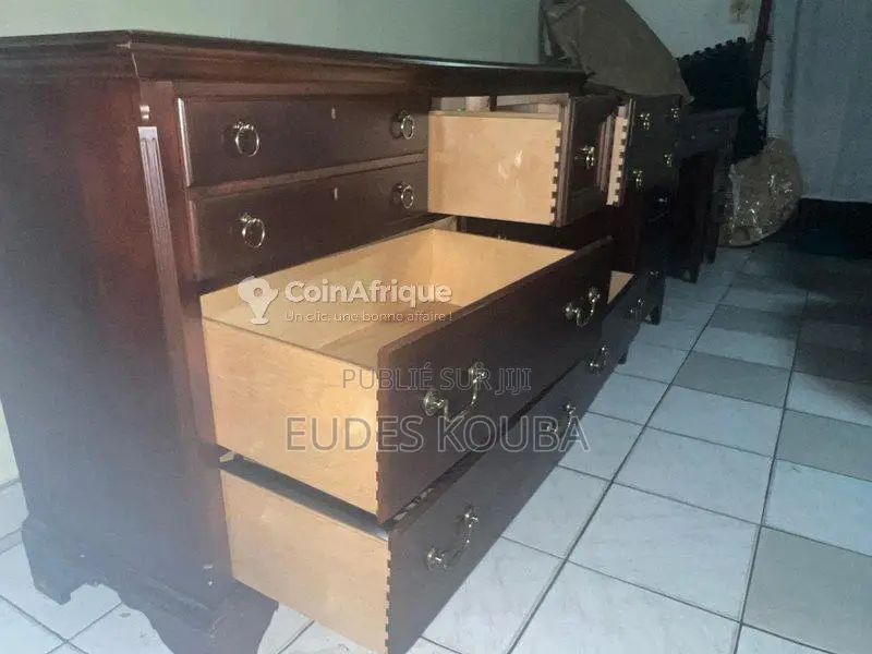 Commode vintage Drexel Heritage 7 tiroirs marron