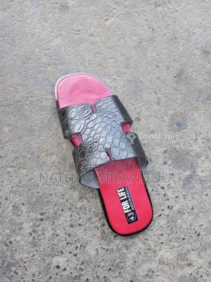 Sandales artisanales en cuir véritable - Fabrication sénégalaise