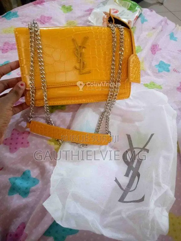 Petit sac à main Yves Saint Laurent élégant