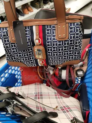 Sac à main Tommy Hilfiger élégant et tendance